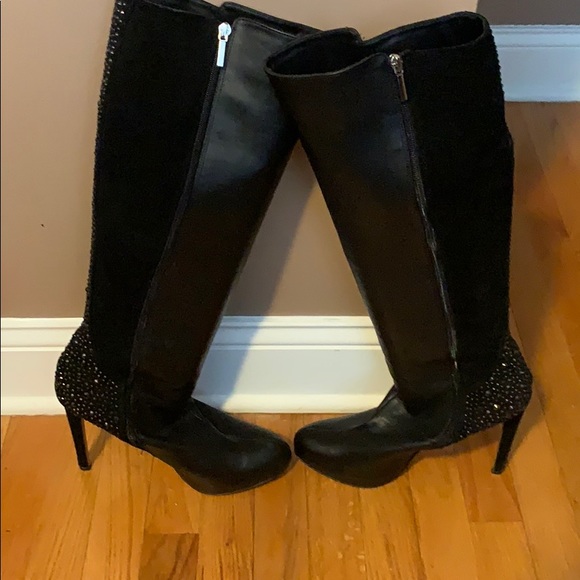 These boots were made for walking🎼🎤 - Picture 2 of 6